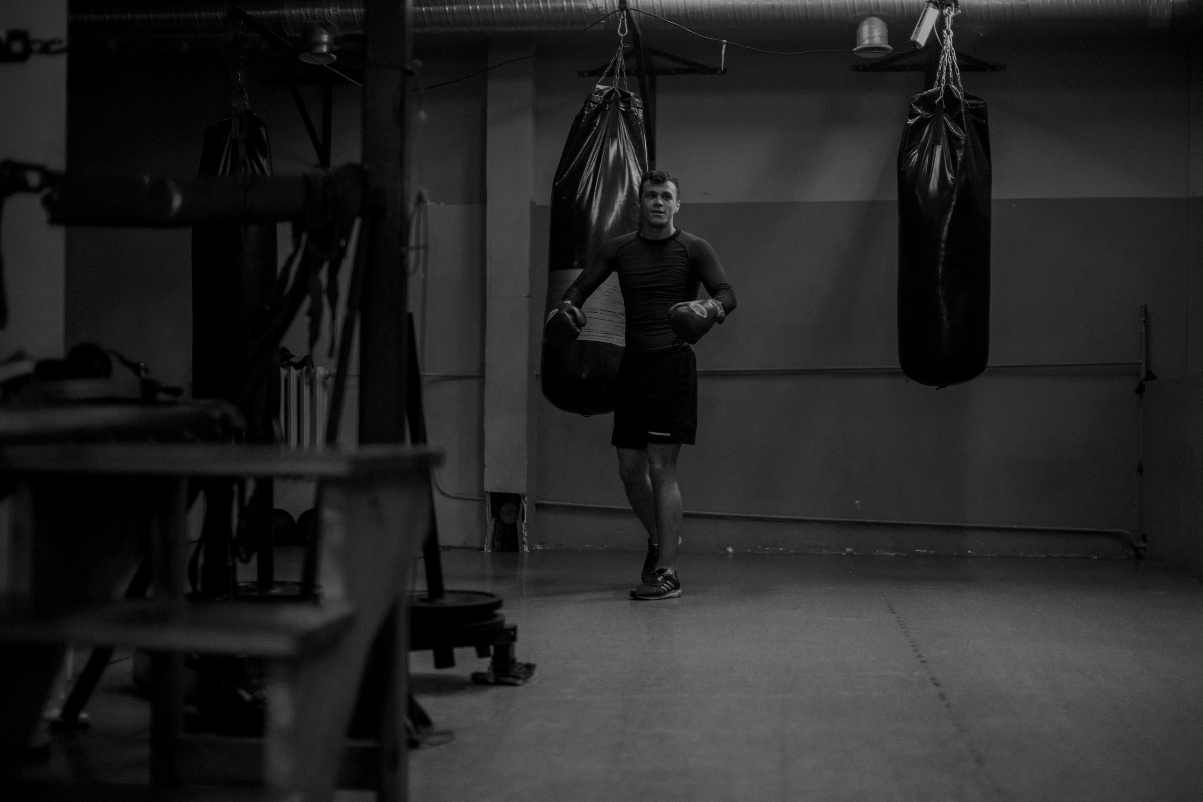 Athlete using RIVALS multivitamin supplement during intense training